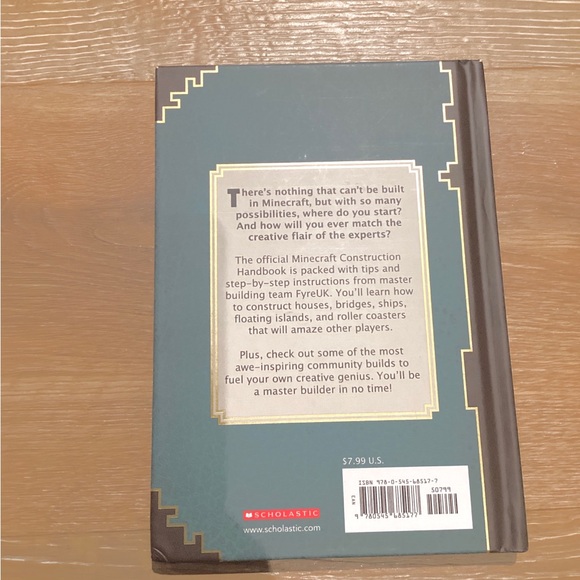 Minecraft Essential Handbooks Series - Picture 12 of 14